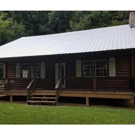Creekside Haven - Authentic Cabin, Outstanding Location